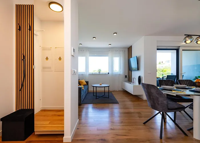 Rooftop Horizon Apartment