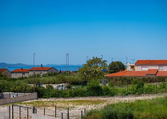 Apartment Rooftop Horizon *