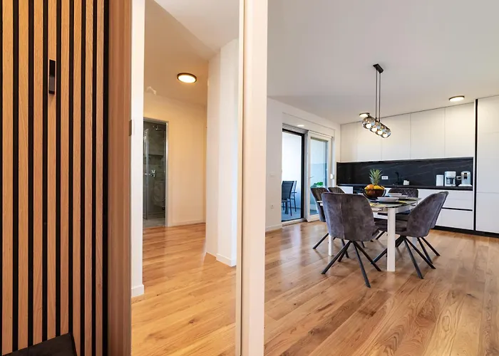 Rooftop Horizon Apartment