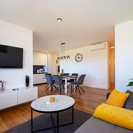 Rooftop Horizon Apartman *