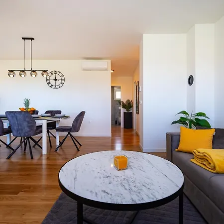 Rooftop Horizon Daire